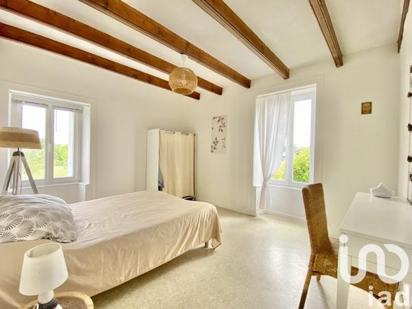 Maison 6 pièces de 184 m² à Vouvant (85120)