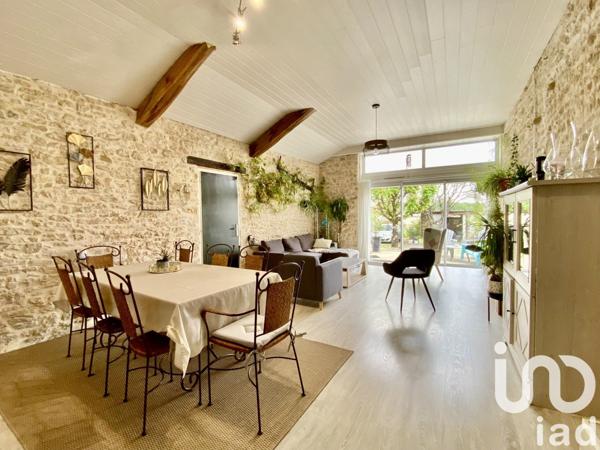 Maison 6 pièces de 184 m² à Vouvant (85120)