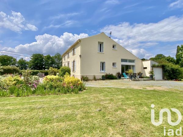 Maison 6 pièces de 184 m² à Vouvant (85120)