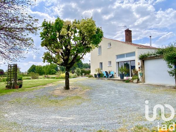 Maison 6 pièces de 184 m² à Vouvant (85120)