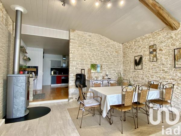 Maison 6 pièces de 184 m² à Vouvant (85120)