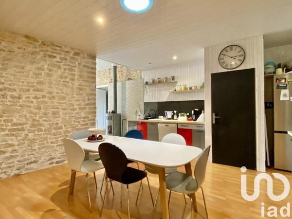 Maison 6 pièces de 184 m² à Vouvant (85120)