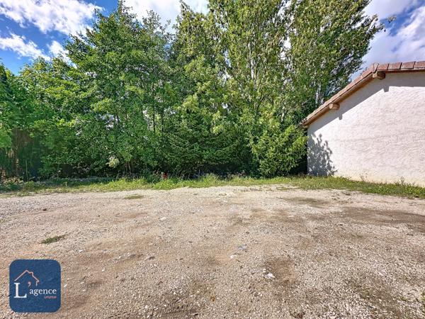 Grange avec Carnotzet potentiel d'habitation de 225 m² à Divonne les Bains