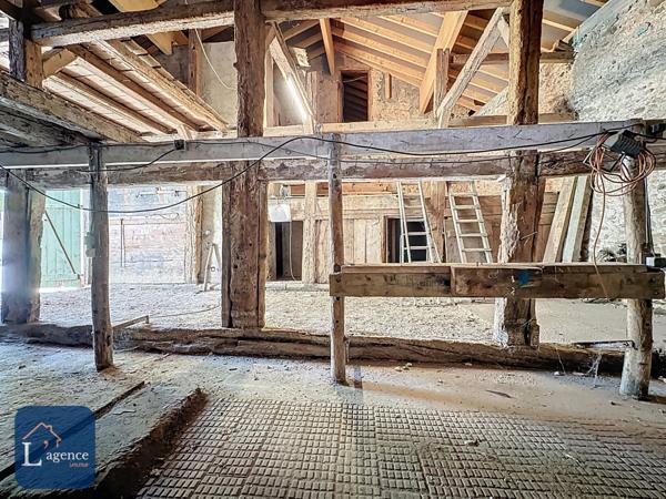 Grange avec Carnotzet potentiel d'habitation de 225 m² à Divonne les Bains