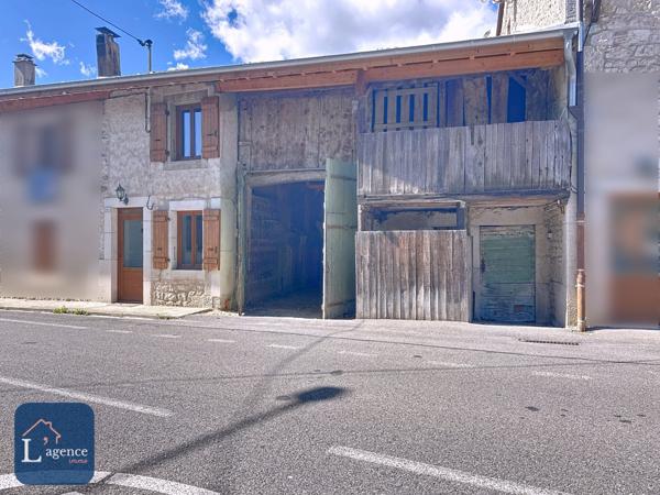 Grange avec Carnotzet potentiel d'habitation de 225 m² à Divonne les Bains