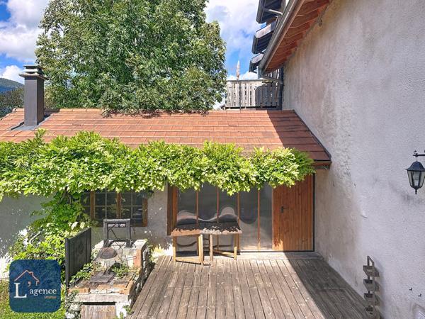 Grange avec Carnotzet potentiel d'habitation de 225 m² à Divonne les Bains