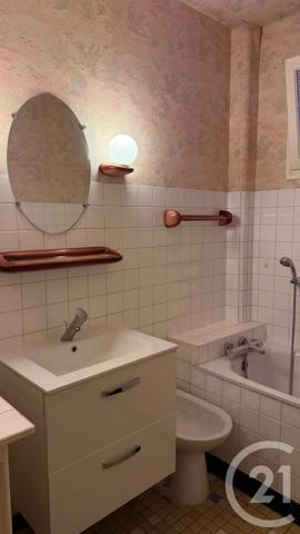 Appartement F4 à vendre  4 pièces - 68 m 2   VARENNES VAUZELLES  - 58