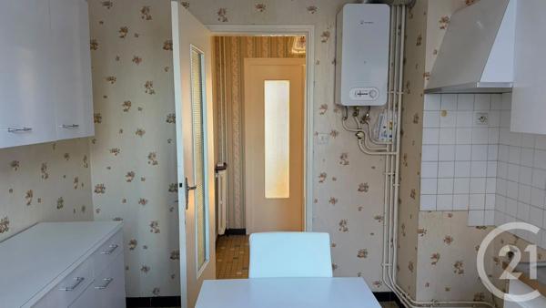 Appartement F4 à vendre  4 pièces - 68 m 2   VARENNES VAUZELLES  - 58