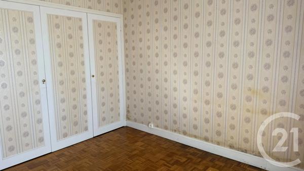 Appartement F4 à vendre  4 pièces - 68 m 2   VARENNES VAUZELLES  - 58