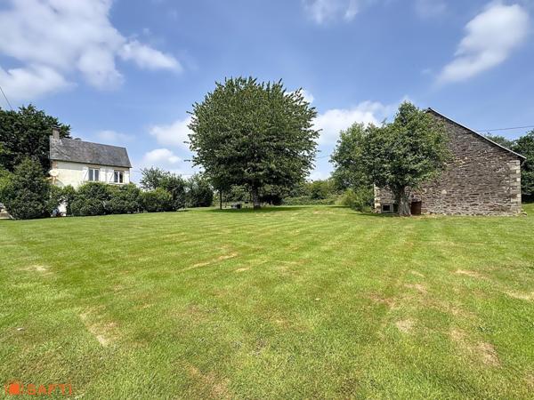 Charmante maison rénovée avec grand terrain arboré à Tinchebray-Bocage