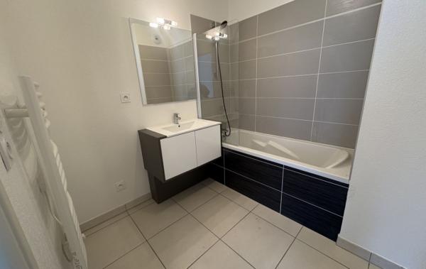 Vente Appartement P2 + parking Sete