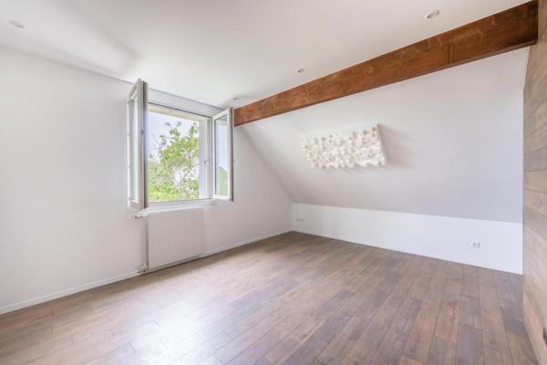 Maison familiale dans quartier prisé
