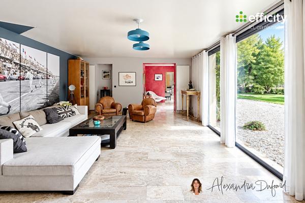 Maison
         8 pièces
        - 250 m² Bien prestige 670 000 € *