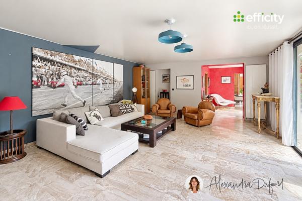 Maison
         8 pièces
        - 250 m² Bien prestige 670 000 € *