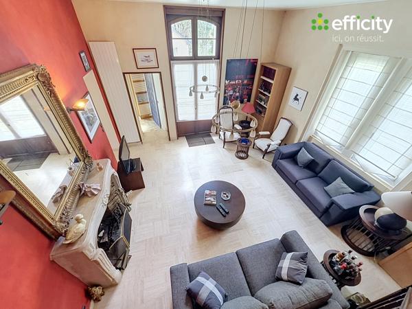 Maison
         8 pièces
        - 250 m² Bien prestige 670 000 € *