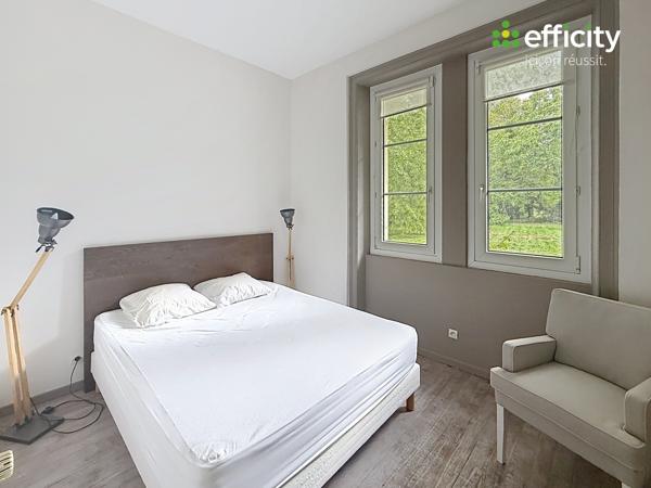 Maison
         8 pièces
        - 250 m² Bien prestige 670 000 € *