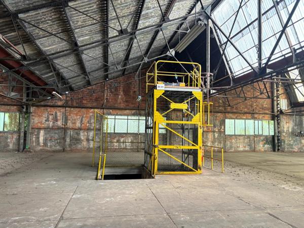 Vente Local industriel 3660 m2 à Busigny