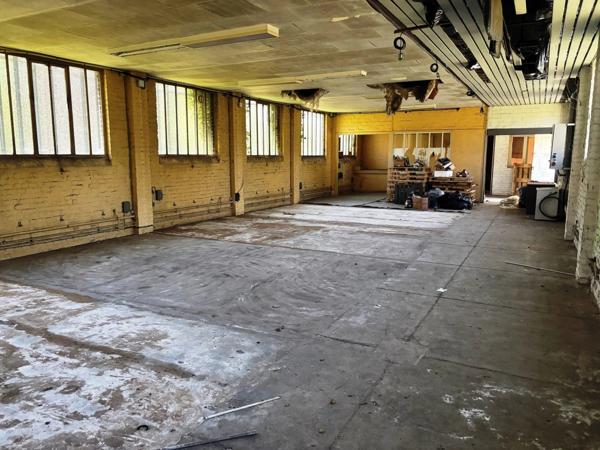 Vente Local industriel 3660 m2 à Busigny