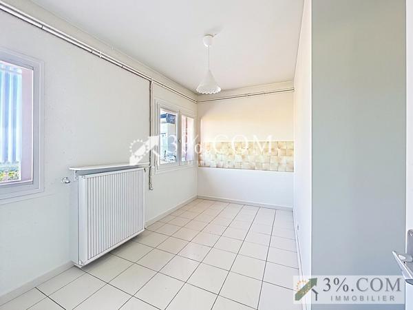 Appartement
                                                                                                                                                                                                                                                                                                                        4 pièce(s)                                                                                                                                                                                                          3 chambre(s)                                                                                                                                                                                                          94  m²
