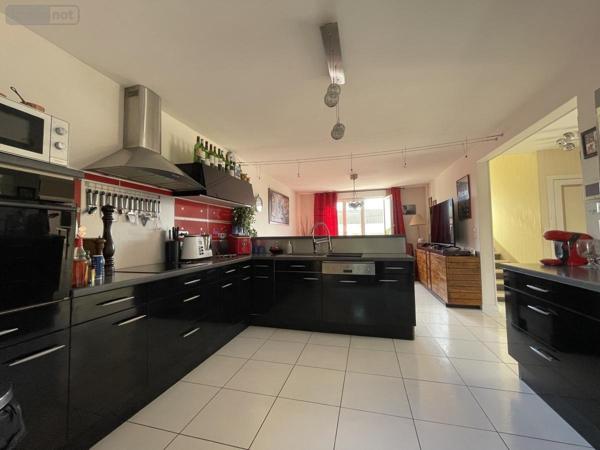 Maison à vendre à Champagné dans la Sarthe (72470), ref : 72033-376