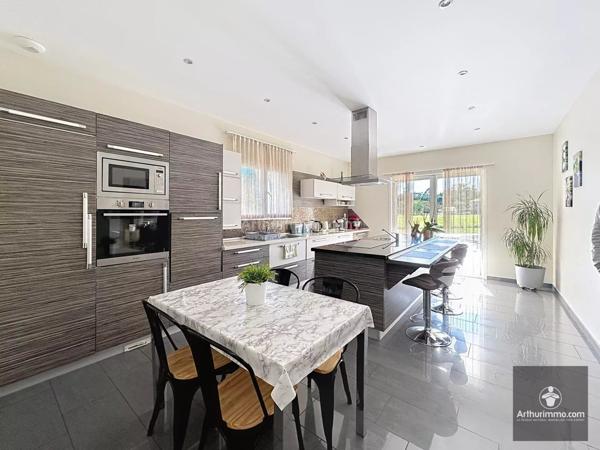 Vente Maison 9 pièces 200 m2 à Riorges