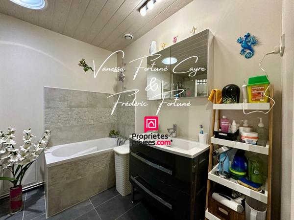 Maison en pierre de caractère à Blanquefort (33290) Piscine & panneaux solaires