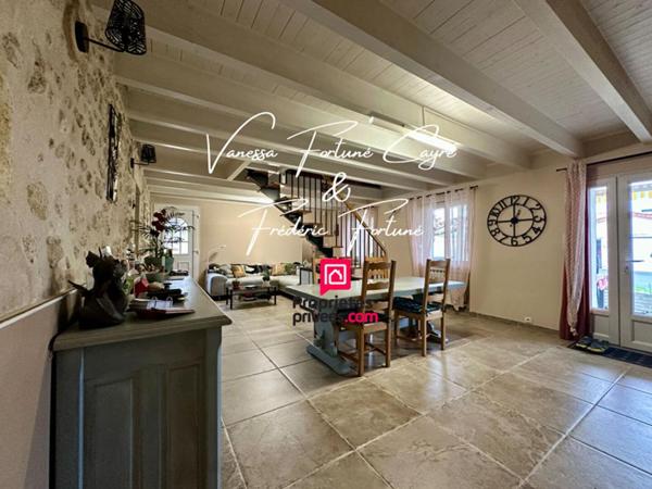 Maison en pierre de caractère à Blanquefort (33290) Piscine & panneaux solaires