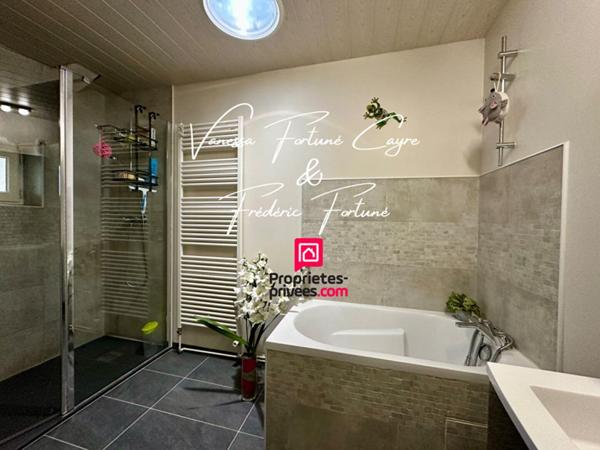 Maison en pierre de caractère à Blanquefort (33290) Piscine & panneaux solaires