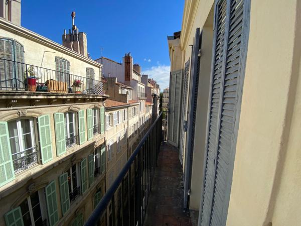 Location appartement près de MARSEILLE - 2 pièce(s) - 23 m² - 800 €/mois