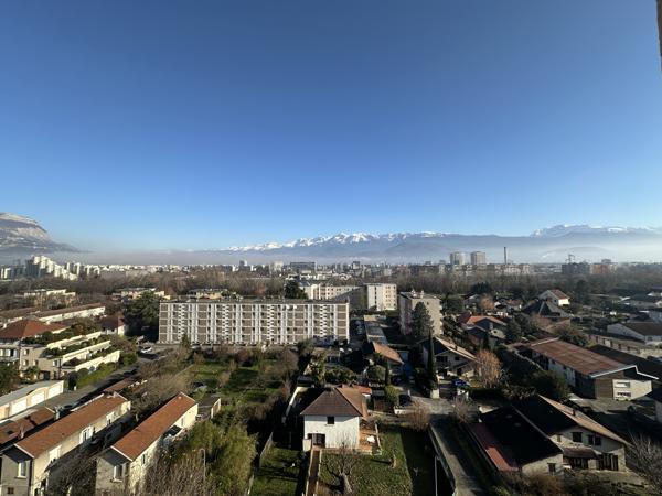 T4 au dernier étage avec vue panoramique - Seyssinet-Pariset - avenue de la République - 68,52 m²