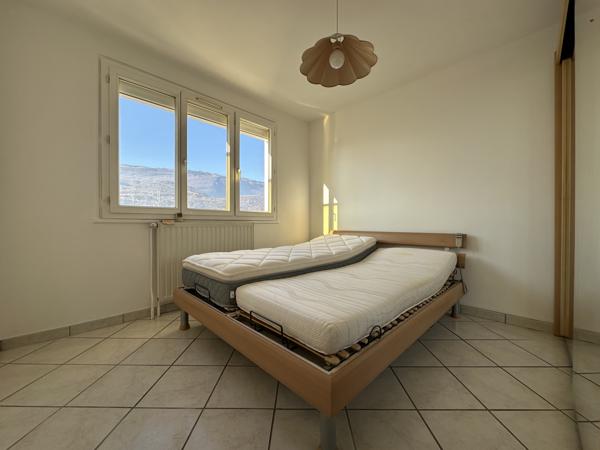 T4 au dernier étage avec vue panoramique - Seyssinet-Pariset - avenue de la République - 68,52 m²