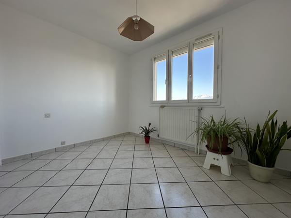 T4 au dernier étage avec vue panoramique - Seyssinet-Pariset - avenue de la République - 68,52 m²