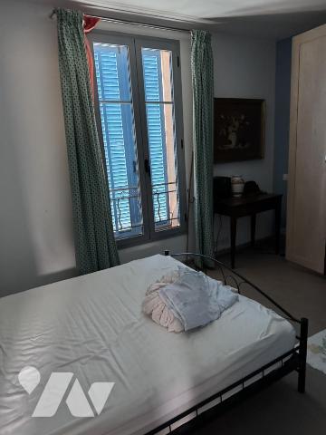 Maison individuelle quartier Montfleury de 188 m2 environ sur un terrain de 500 m2 environ avec gara