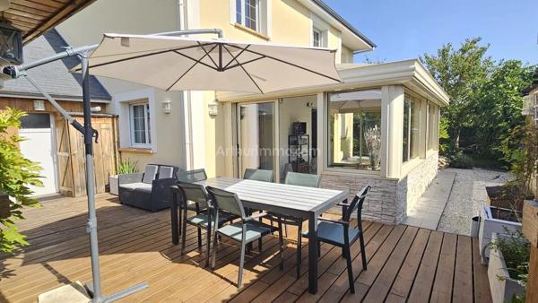 Vente                                                      Maison
                        
                     9 pièces                      181 m2                     à Mondeville