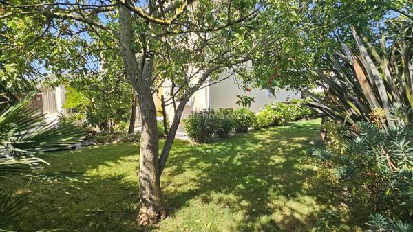 Vente                                                      Maison
                        
                     9 pièces                      181 m2                     à Mondeville