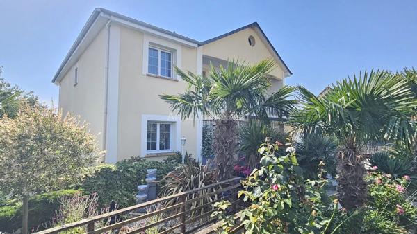 Vente                                                      Maison
                        
                     9 pièces                      181 m2                     à Mondeville