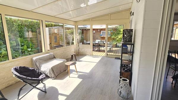 Vente                                                      Maison
                        
                     9 pièces                      181 m2                     à Mondeville