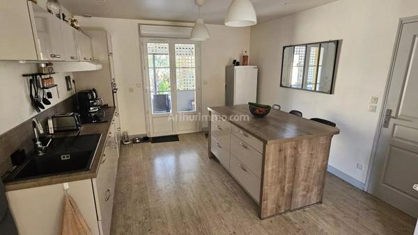 Vente                                                      Maison
                        
                     9 pièces                      181 m2                     à Mondeville
