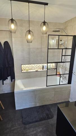 Vente                                                      Maison
                        
                     9 pièces                      181 m2                     à Mondeville