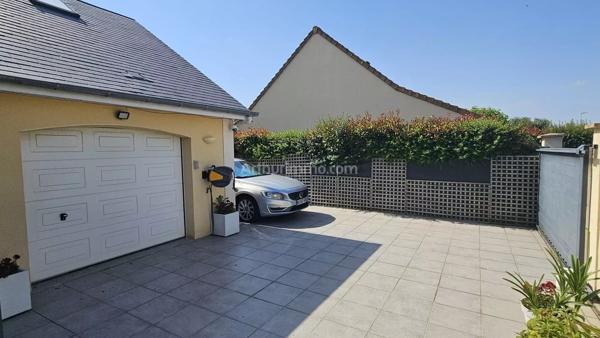 Vente                                                      Maison
                        
                     9 pièces                      181 m2                     à Mondeville