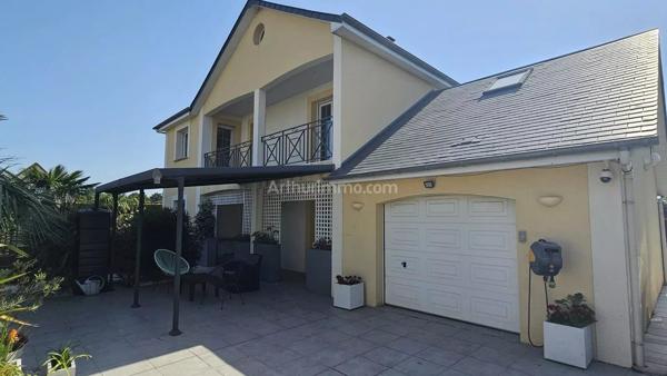 Vente                                                      Maison
                        
                     9 pièces                      181 m2                     à Mondeville