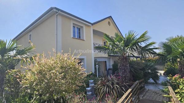 Vente                                                      Maison
                        
                     9 pièces                      181 m2                     à Mondeville