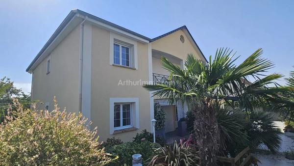 Vente                                                      Maison
                        
                     9 pièces                      181 m2                     à Mondeville