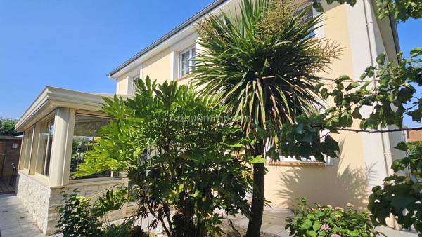 Vente                                                      Maison
                        
                     9 pièces                      181 m2                     à Mondeville