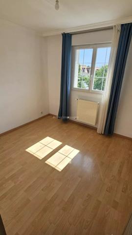 Vente                                                      Maison
                        
                     9 pièces                      181 m2                     à Mondeville