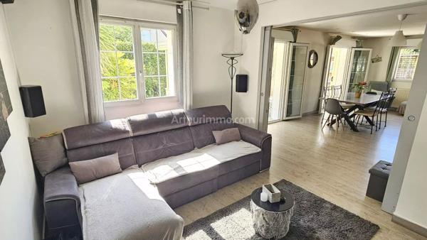 Vente                                                      Maison
                        
                     9 pièces                      181 m2                     à Mondeville
