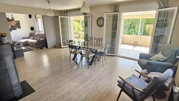 Vente                                                      Maison
                        
                     9 pièces                      181 m2                     à Mondeville