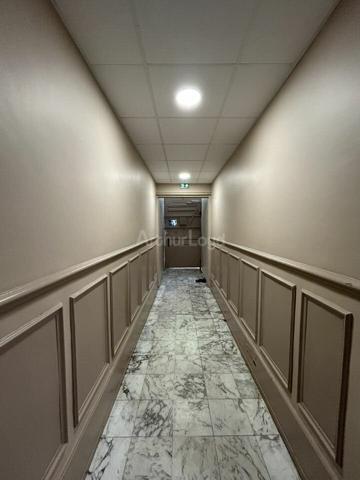 BUREAUX à LOUER de 233 m²