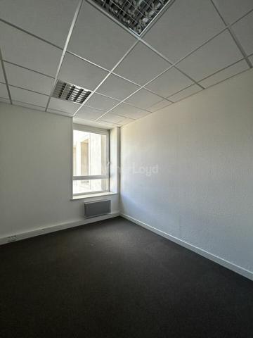 BUREAUX à LOUER de 233 m²