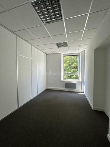 BUREAUX à LOUER de 233 m²